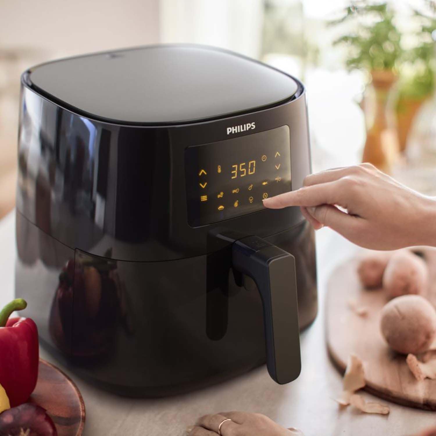 PHILIPS 3000 Series Air Fryer Essential Compact with Rapid Air Technology, 13-in-1 Cooking Functions to Fry, Bake, Grill, Roast  Reheat with up to 90% Less Fat*, 4.1L capacity, Black (HD9252/91)