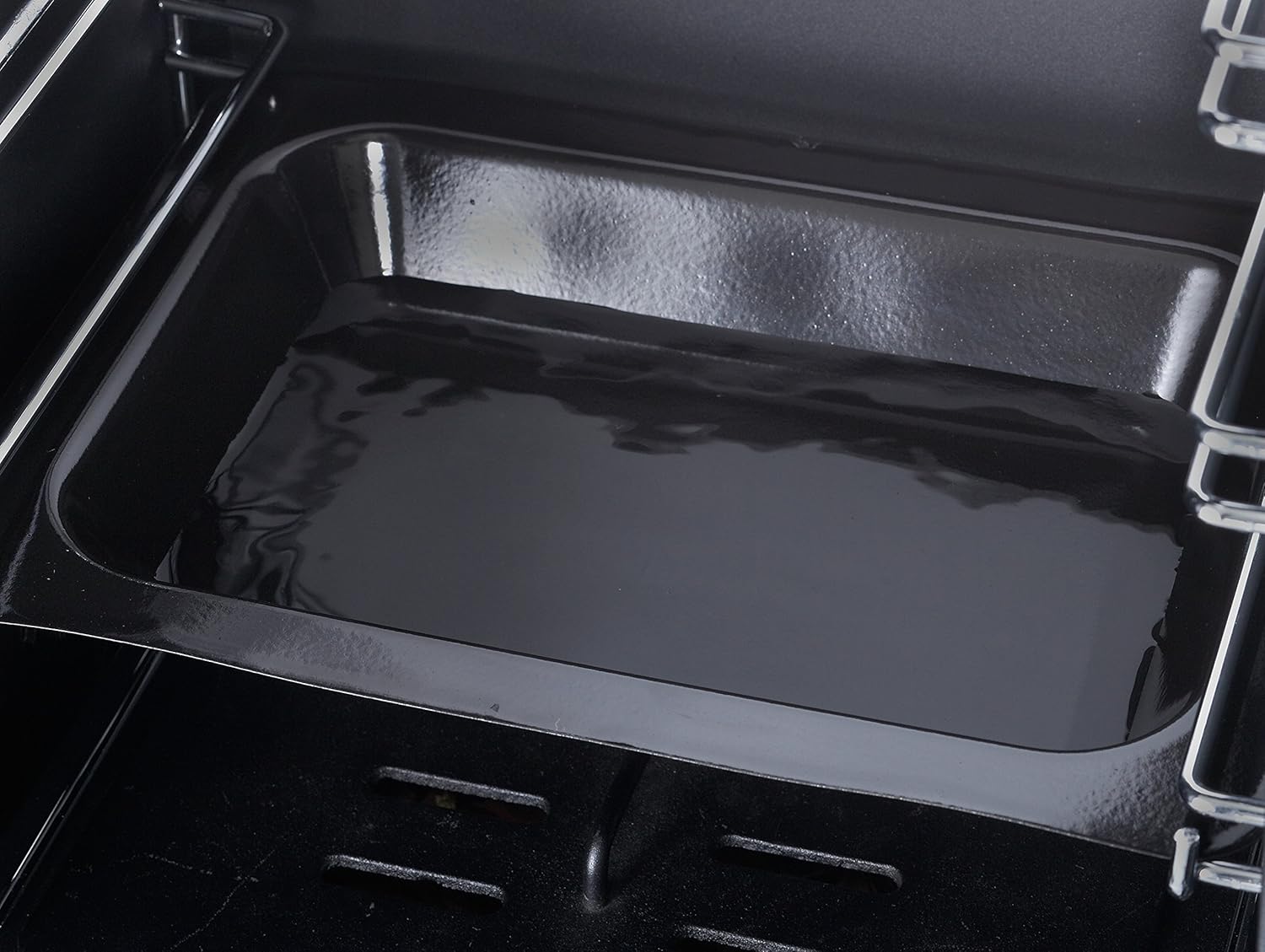 Dyna-Glo DGY784BDP 36 Vertical LP Gas Smoker, Black powder coat