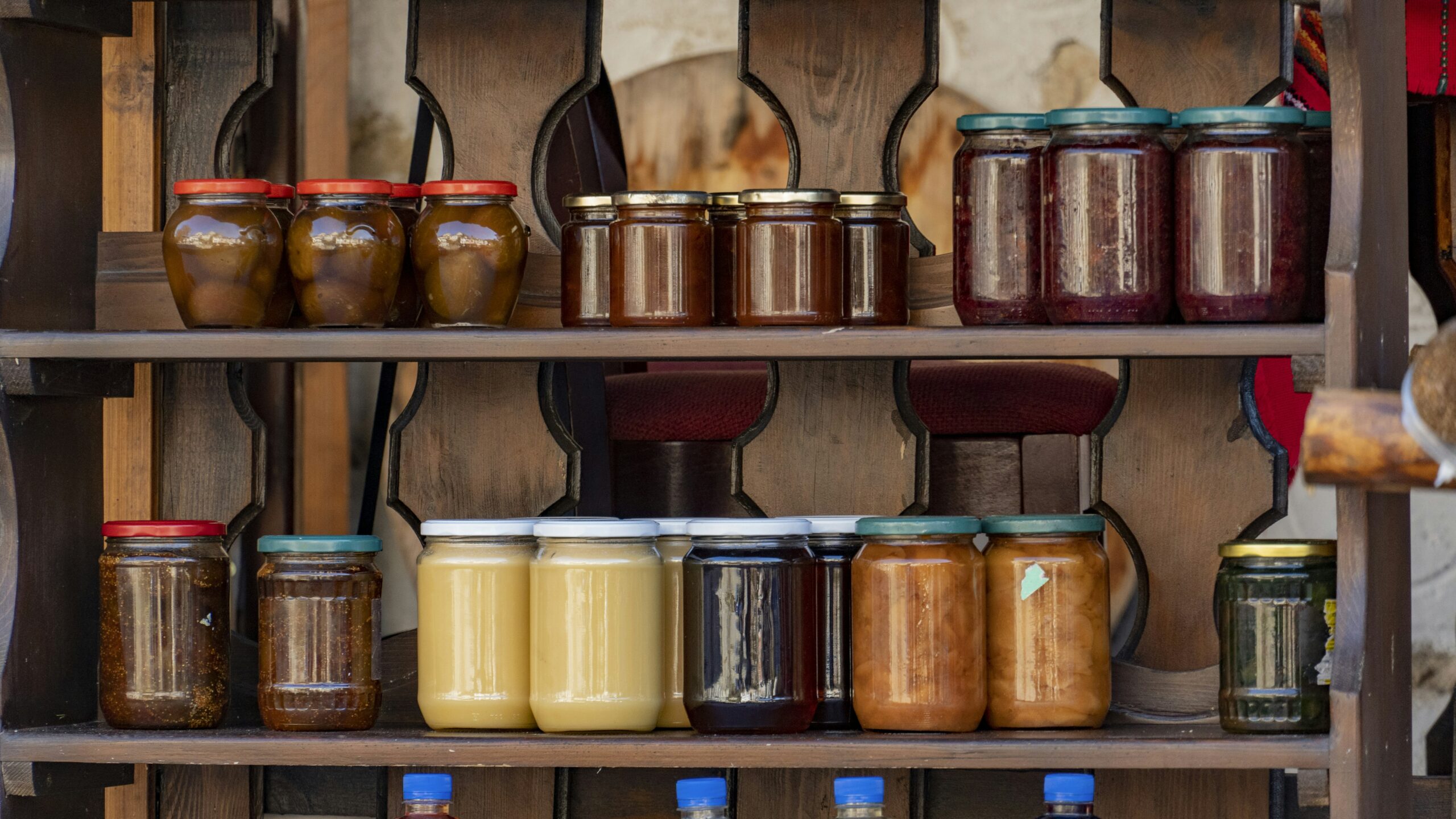 What are some popular sauces and gravies used in down home cooking? Essential Picks